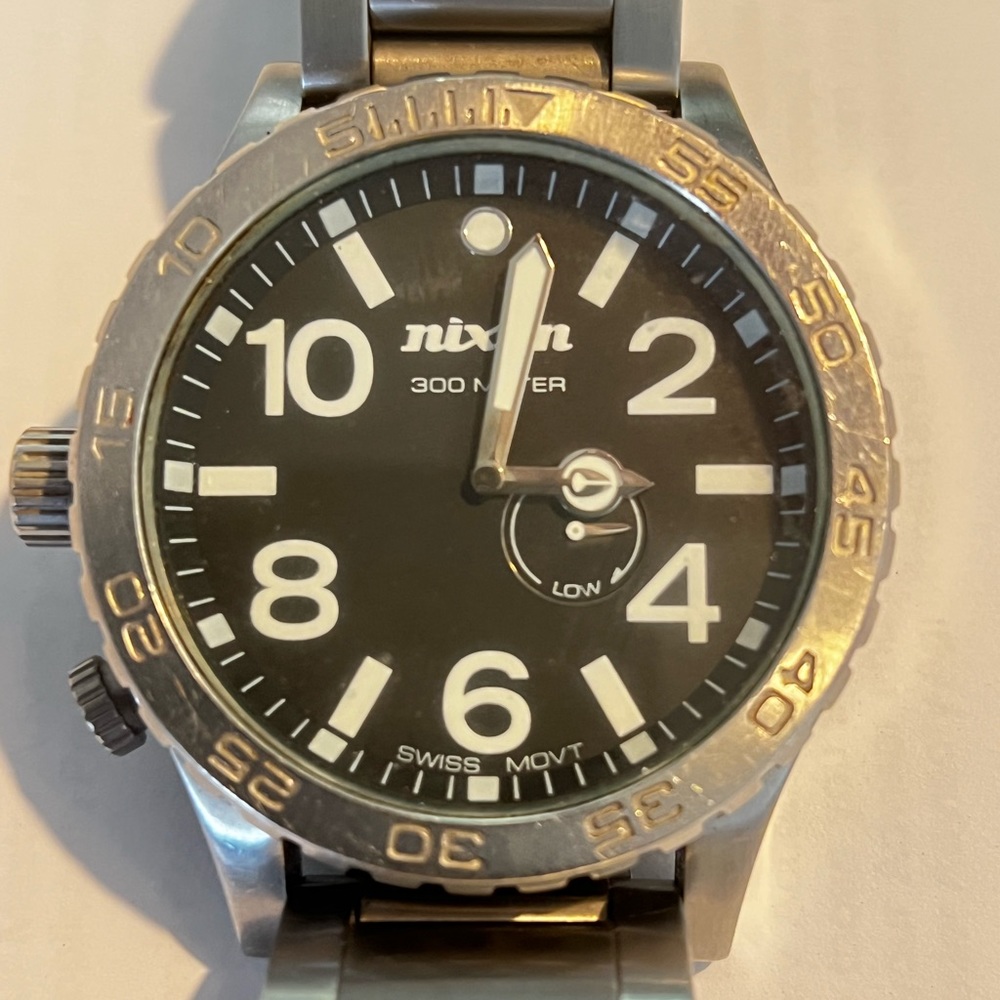 NIXON Scuba Surf.